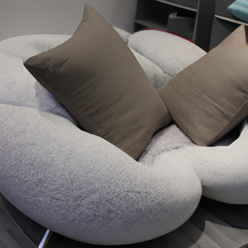 Futurystyczne łóżko z kołdrą i poduszkami o nowoczesnym designie, dające poczucie luksusu